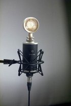 OKTAVA Микрофон конденсаторный ламповый МКЛ-5000 с блоком питания,амортизатором, в деревянном футляре.